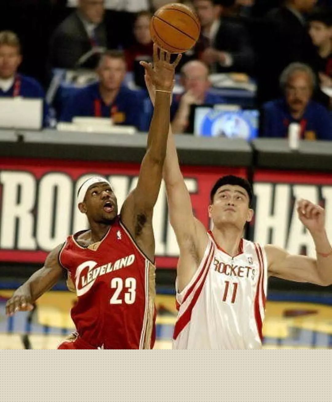 体育喀麦隆队公布26人世界杯名单：申花外援巴索戈入选